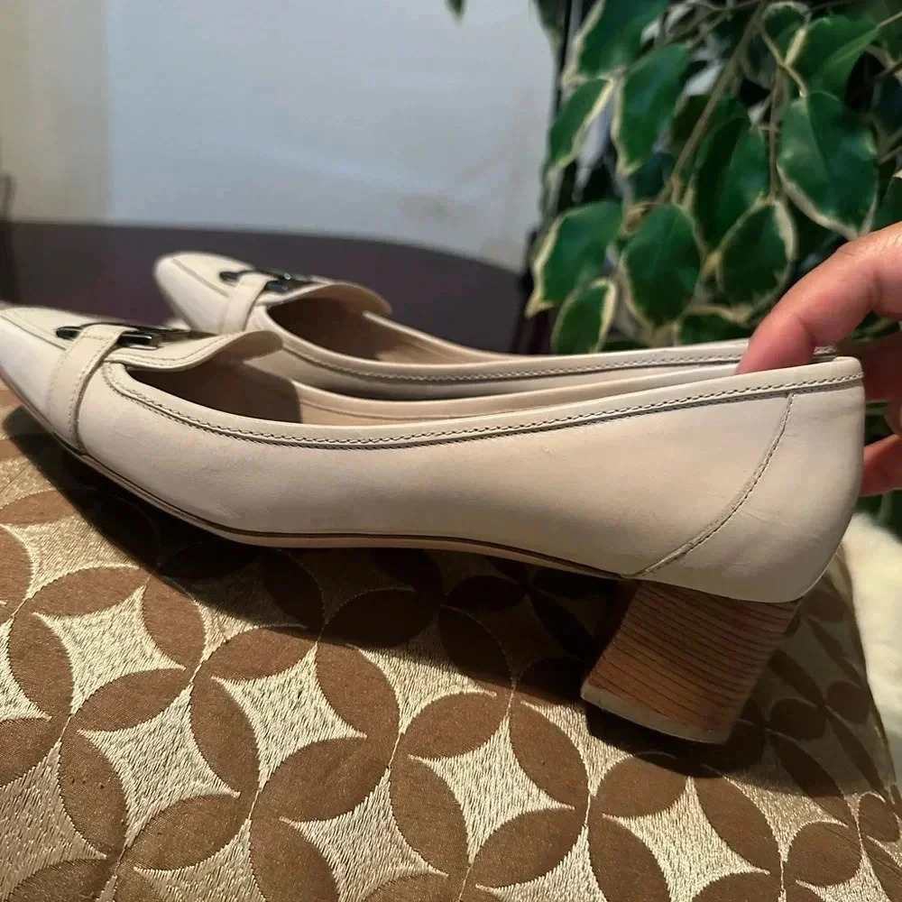 Salvatore Ferragamo cream pumps size 8 2A - Picture 3 of 10